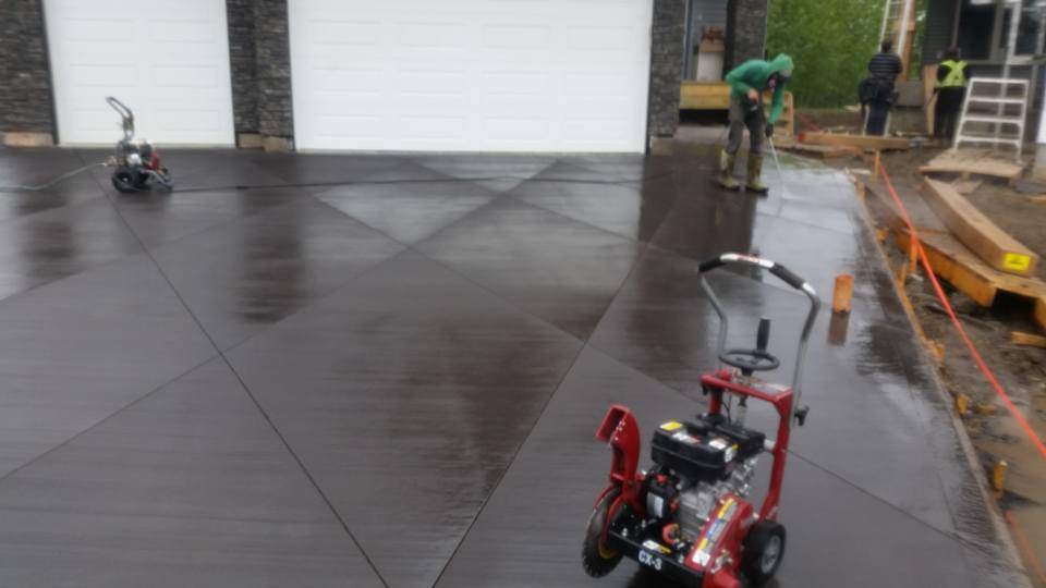 residential, driveway, broomed
